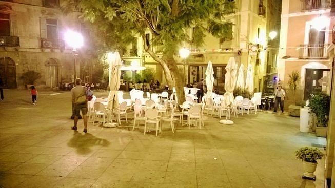 Cagliari, lite e urla disumane nei vicoli della Marina: coppia bloccata dalla polizia