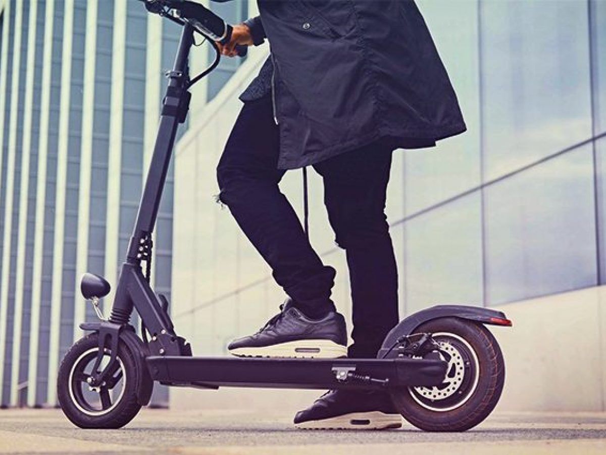 Rischio rottura dello sterzo, Decathlon richiama un monopattino elettrico