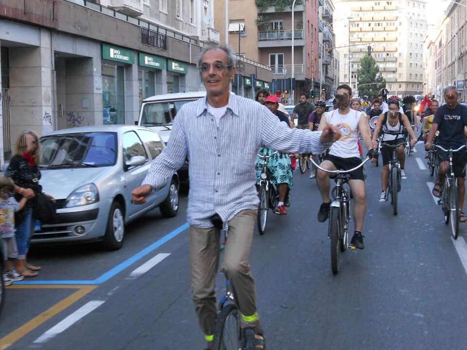 Cagliari, domani l’ultimo saluto ad Andrea Olla: “Tutti in bici dalla chiesa al cimitero”