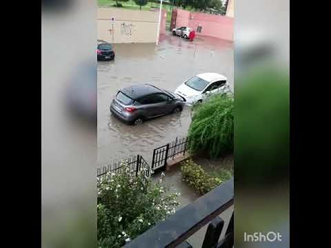 Pirri come Venezia, “fiumi” sin dentro i giardini in via Ampere: “Ma i vasconi per la raccolta dell’acqua?”