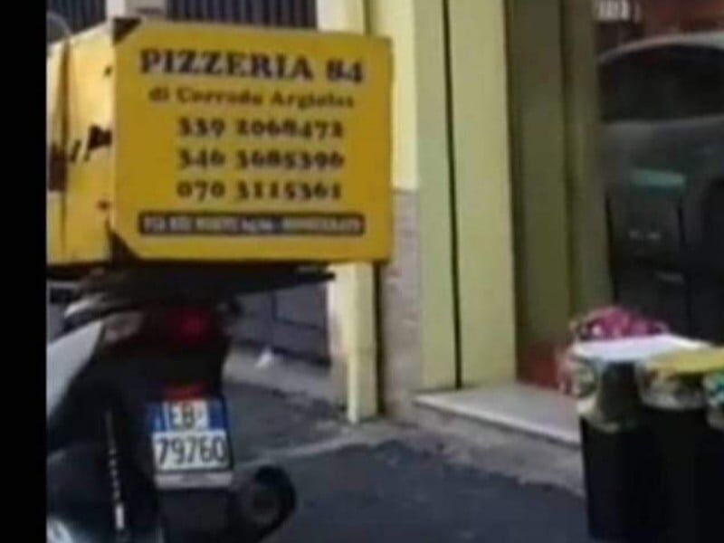 Monserrato, la denuncia: “Hanno rubato lo scooter della nostra pizzeria, aiutateci a ritrovarlo”