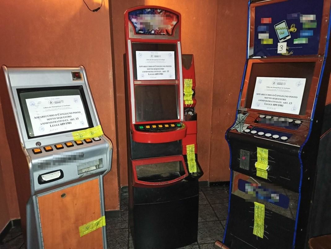 Assemini, tre slot machine irregolari nel circolo privato: scattano sequestro e maxi multe