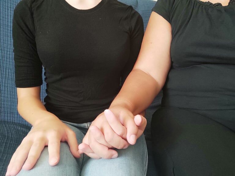 Cagliari, “mia figlia prigioniera in casa: attende l’esito del tampone da 10 giorni”