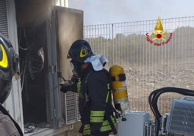 Mandas, incendio all’interno di una cabina dei ripetitori telefonici di segnale GSM