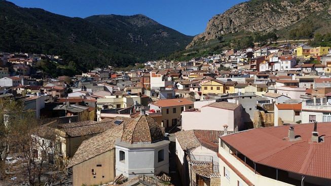 Il virus spaventa, a Villacidro stop lezioni nelle scuole con casi sospetti e aree gioco sbarrate