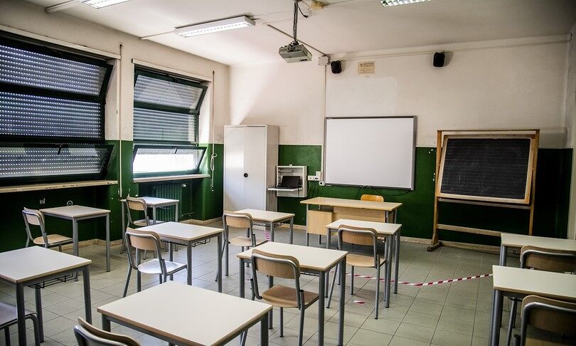 Scuola, boom di supplenze: nuovo scontro tra Governo e sindacati