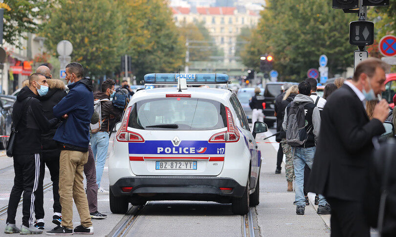 Nizza, attacco terroristico nella cattedrale: due morti, una donna decapitata