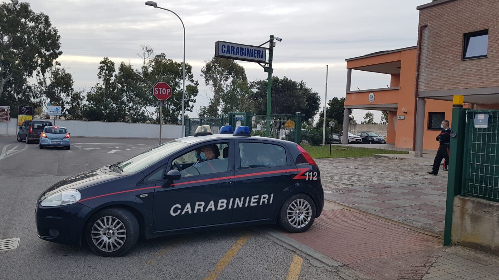 Tenta di rubare un’auto in sosta a Calasetta, arrestato un 38enne francese