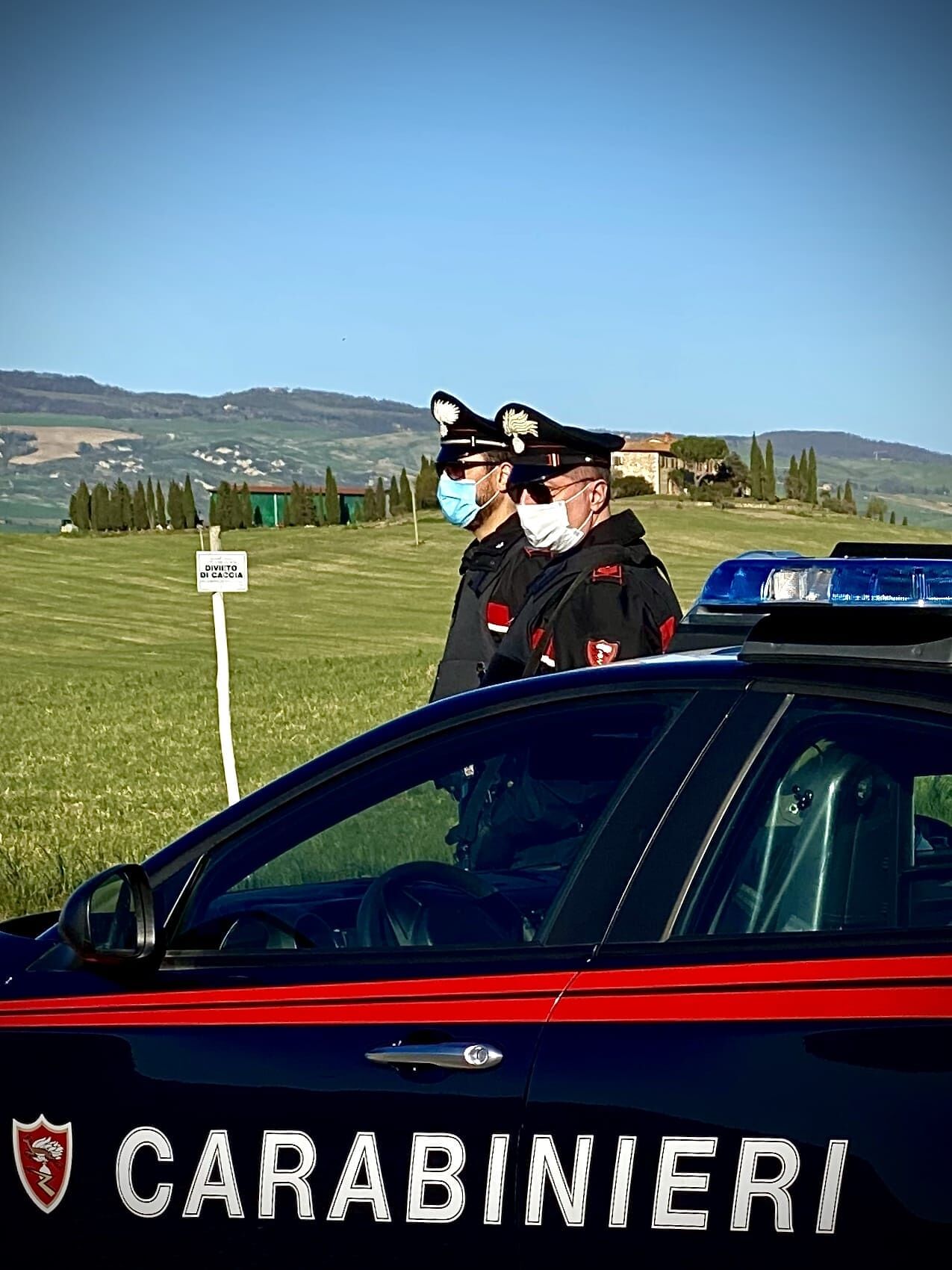 Alla guida ubriaco, avvocato denunciato dai carabinieri a Portoscuso