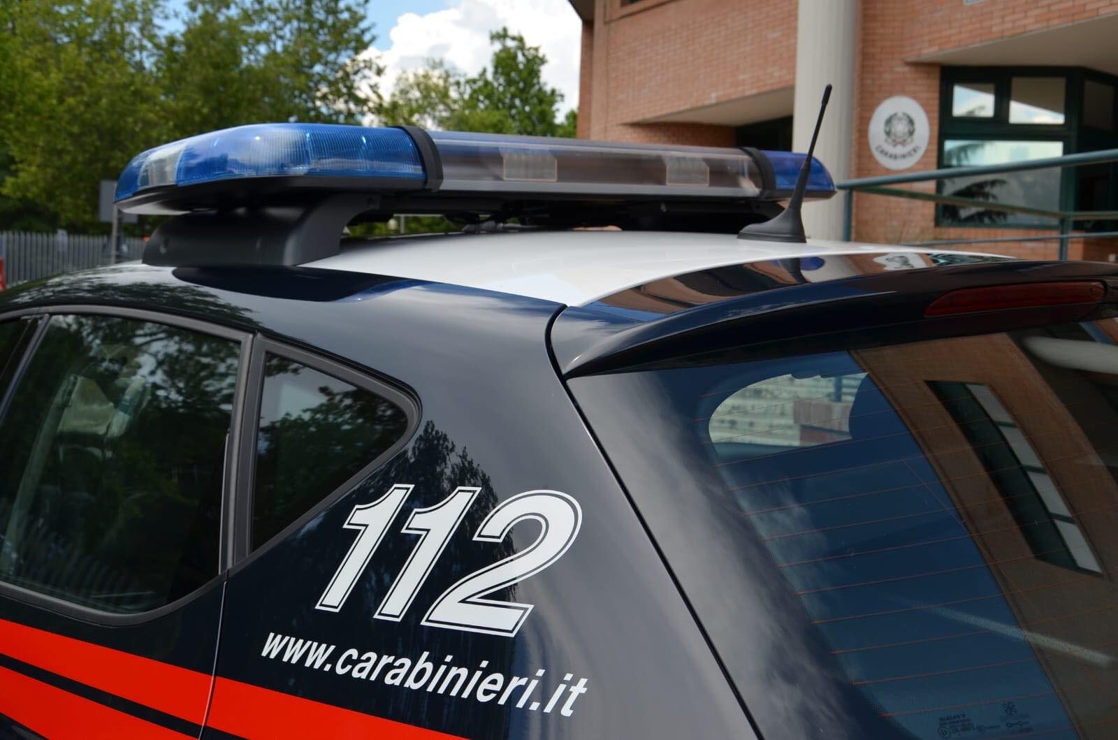 Pula, furibonda lite tra due anziani fuori da un bar finisce con una coltellata