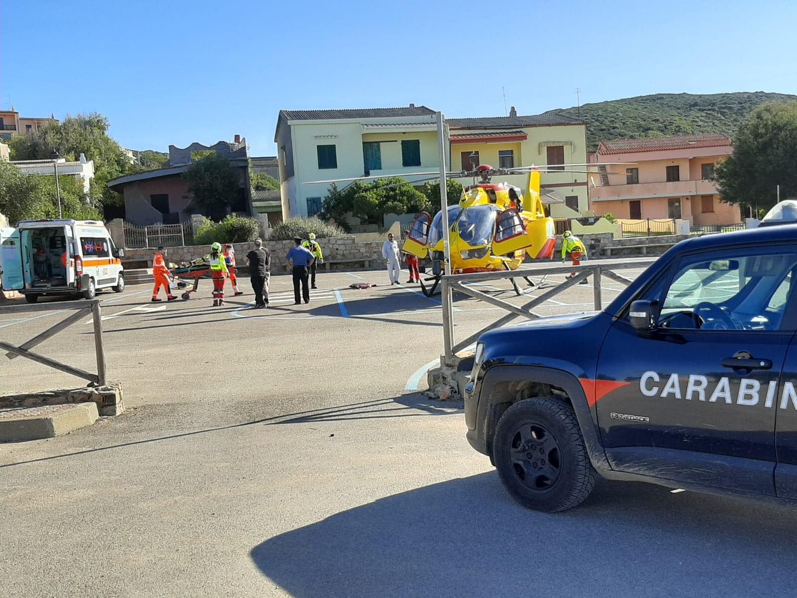 Un messaggio di addio al figlio, poi tenta il suicidio: donna salvata dai carabinieri ad Arbus
