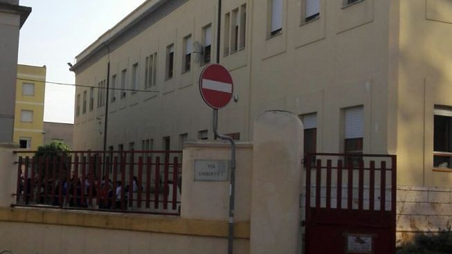 A Quartu scuole ancora sbarrate e non sanificate dopo le elezioni: genitori furiosi