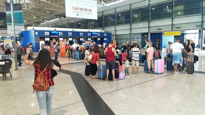 “In Sardegna 300mila arrivi tra ottobre e dicembre, ecco perchè servono test e tamponi”