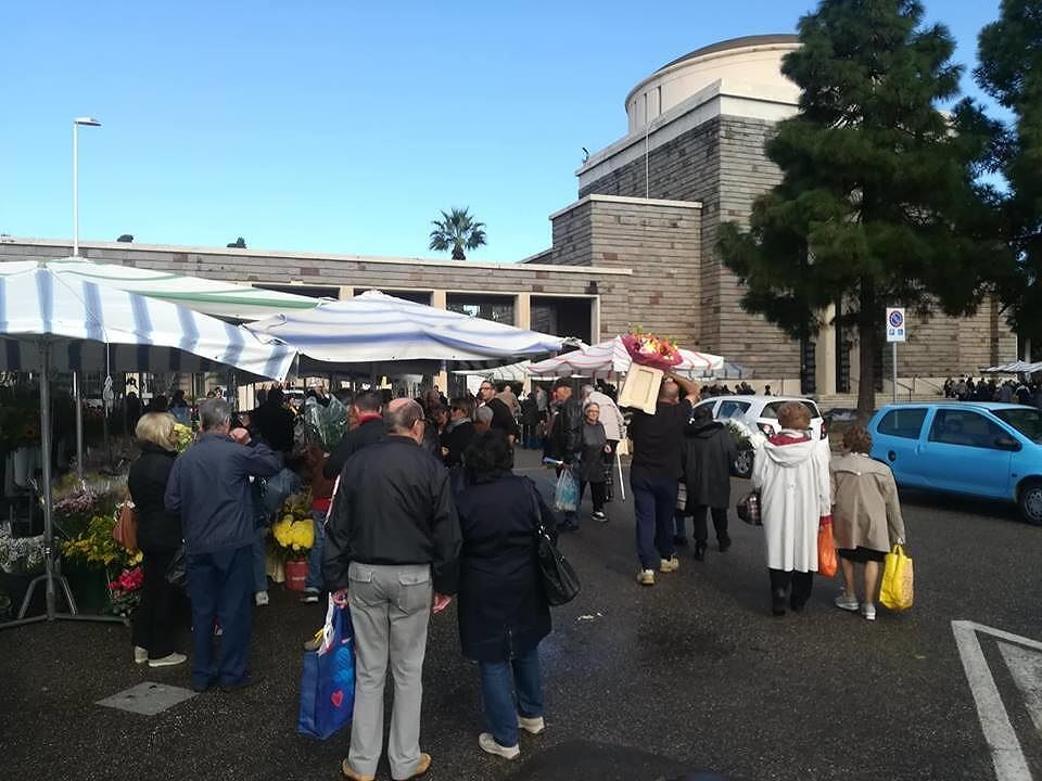 “Rischio di contagi nei cimiteri sardi, regole chiare il 2 novembre: mascherine e distanze”