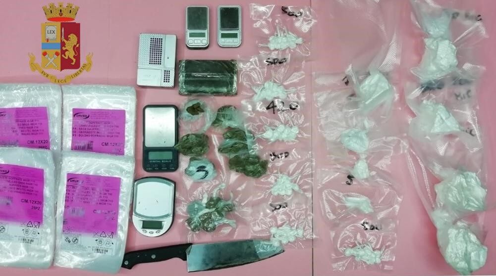 Monserrato, fuga rocambolesca per sfuggire alla polizia: due arresti