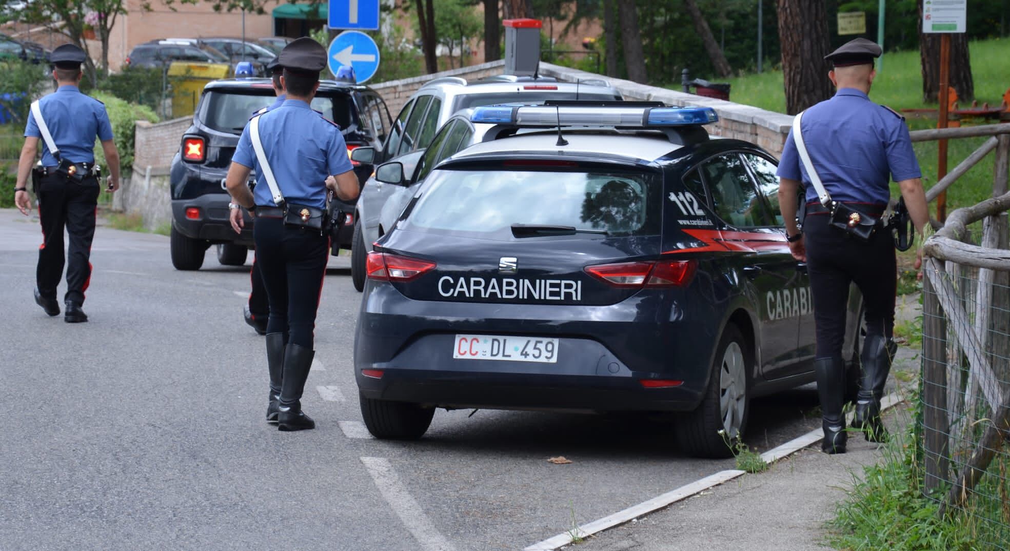 Fanno pascolare le pecore dentro il poligono di Quirra, 3 pastori denunciati