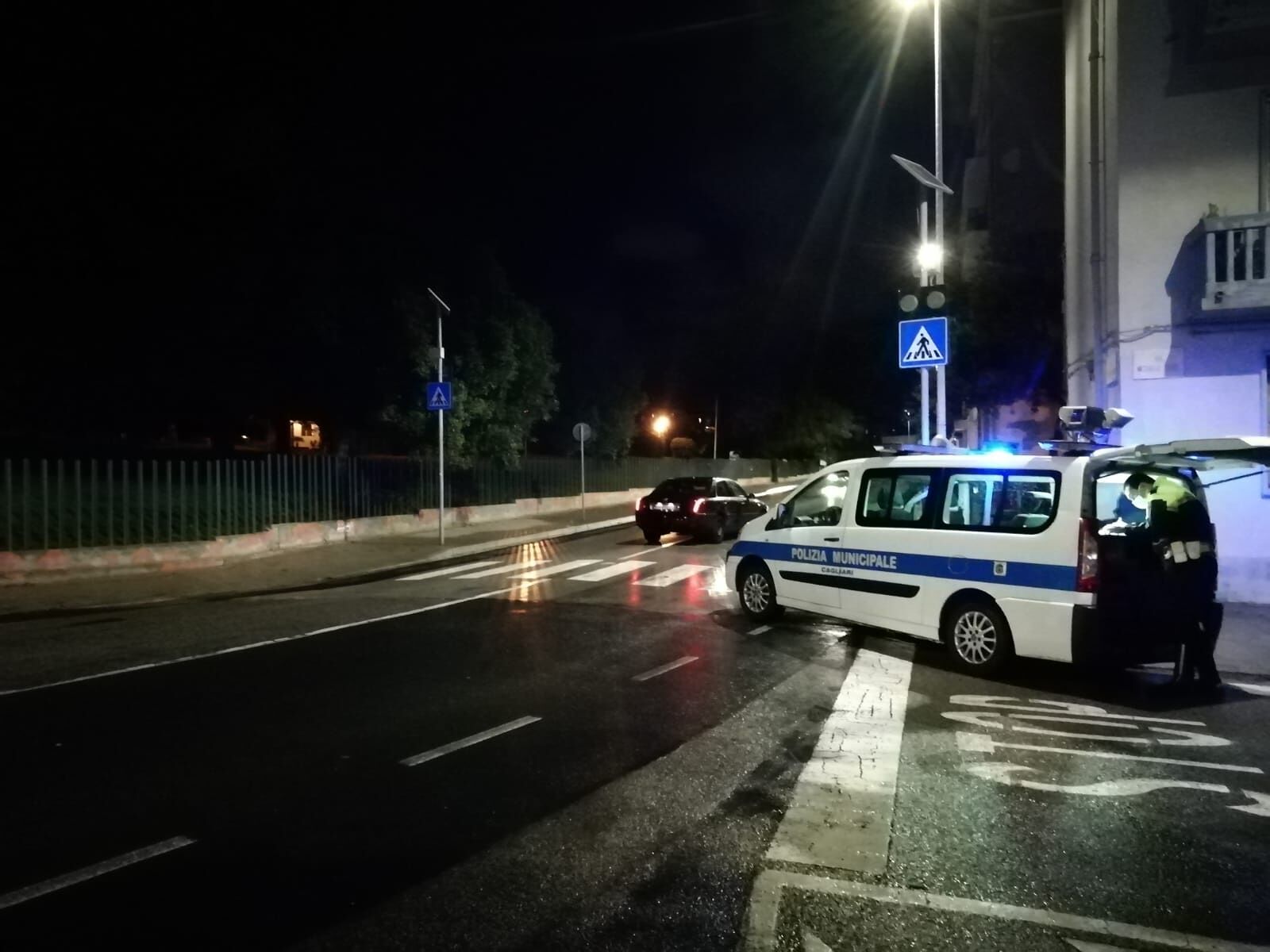 Cagliari, 28enne travolta da un’auto vicino alle strisce pedonali in via dei Donoratico