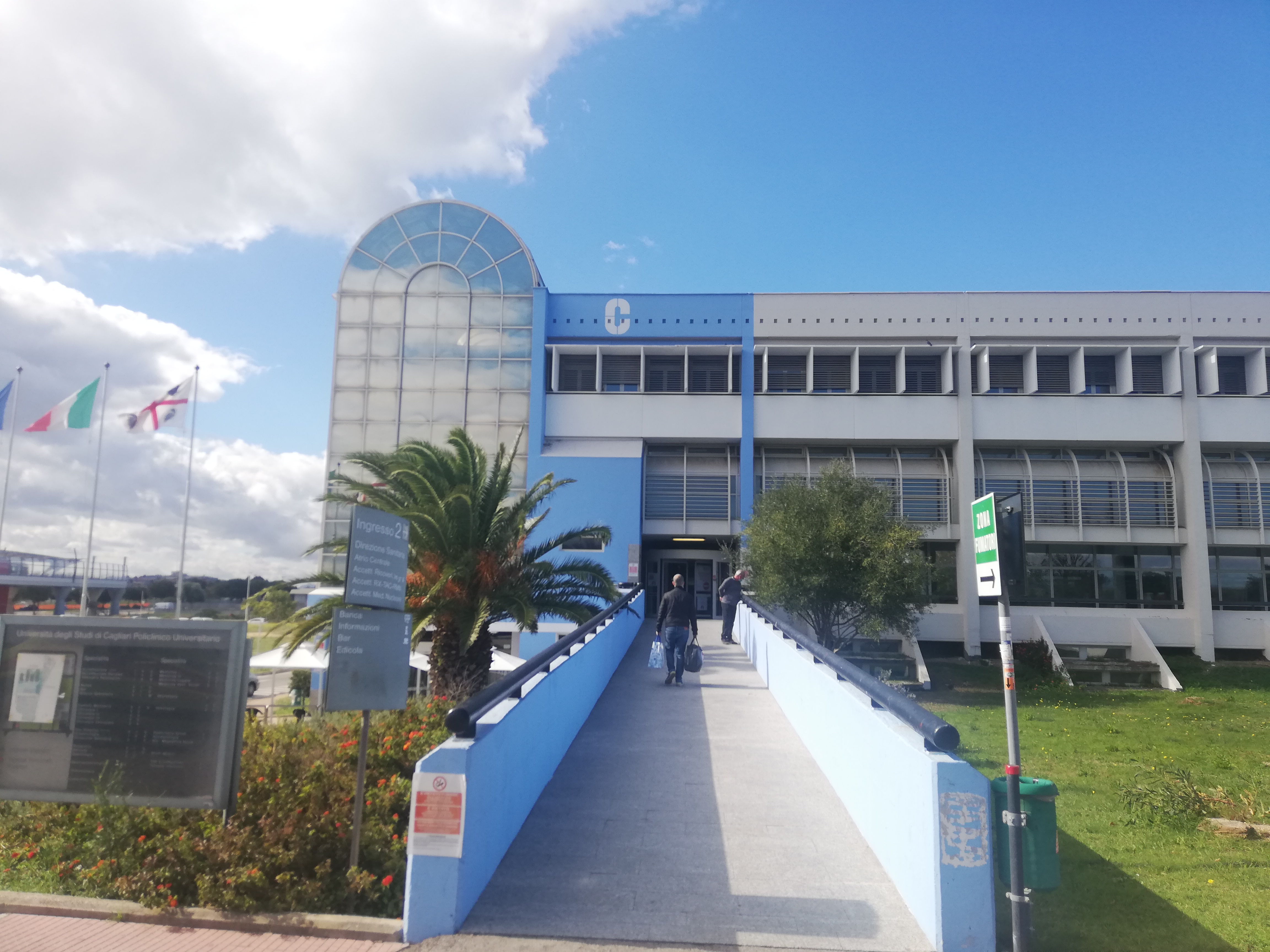 Boom di pazienti Covid, chiudono dermatologia e chirurgia al San Giovanni e al Policlinico