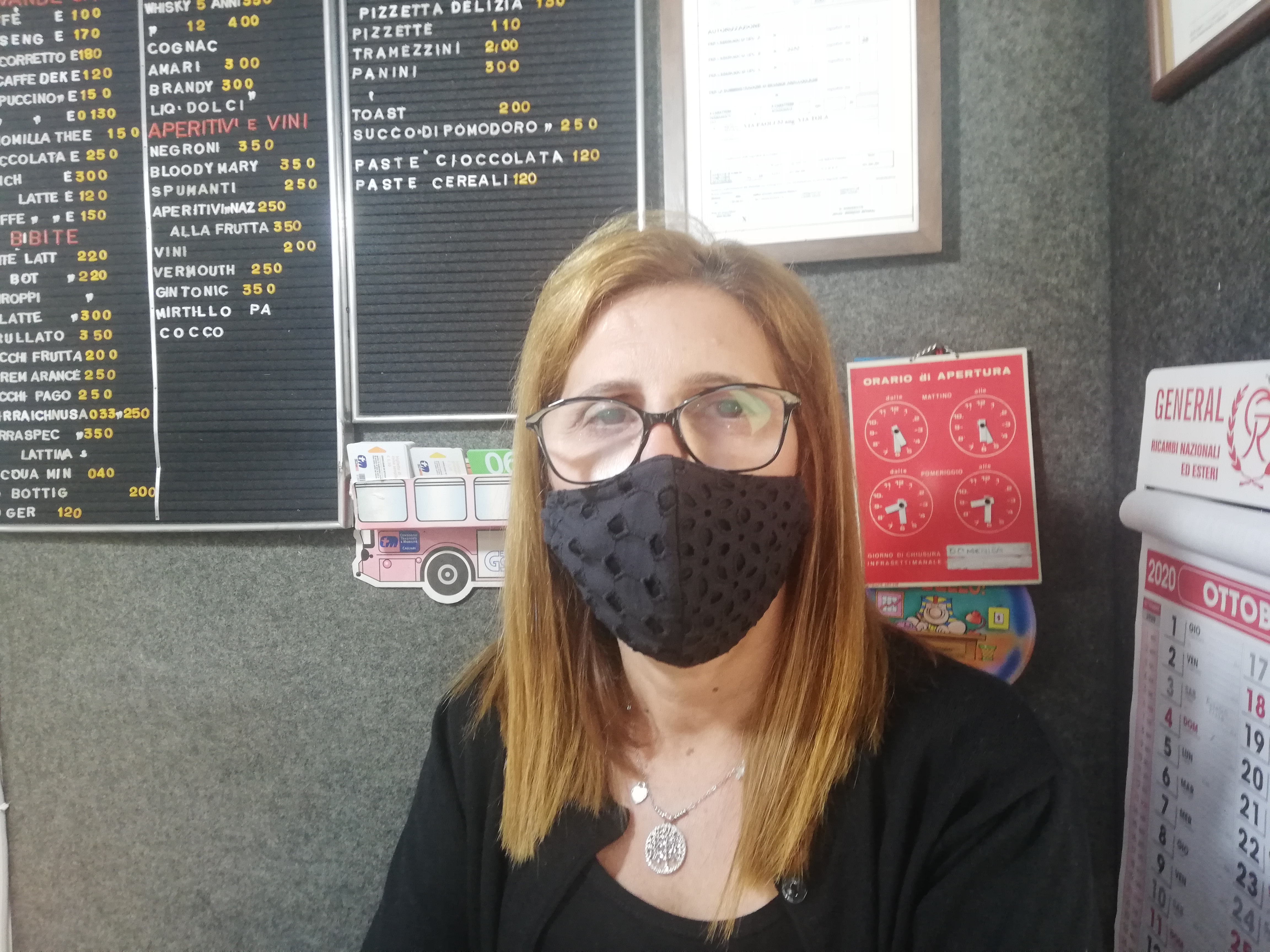 Cagliari, “niente tavolini, ingiusto lo stop alle 18: consumare al banco non è più sicuro? Come faremo?”