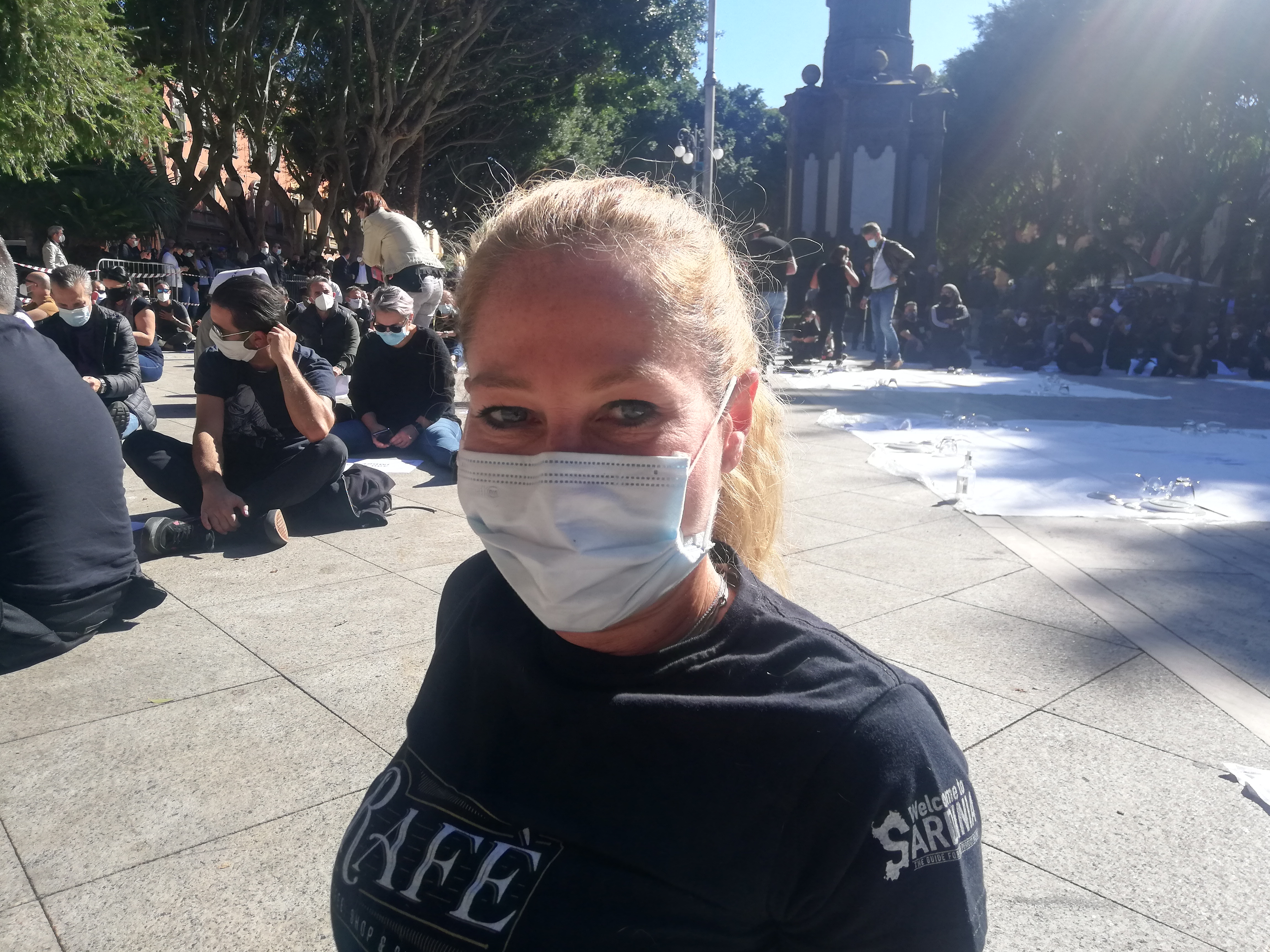 “Locale a Cagliari chiuso alle 18 ma sempre sanificato, nessun controllo sui giovani in giro con gli alcolici”