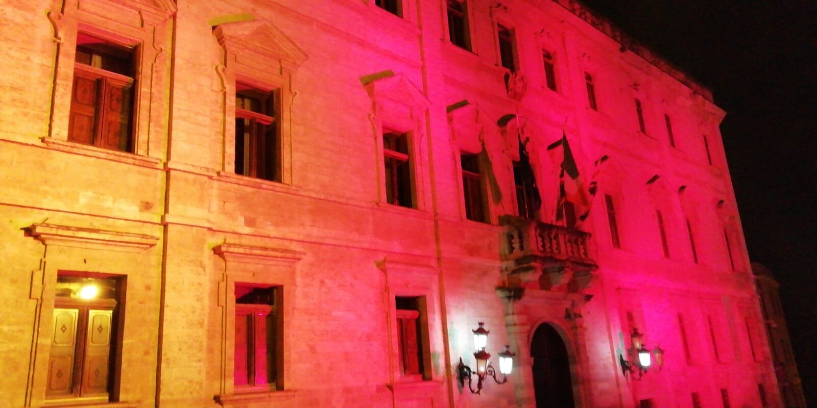 Palazzo Ducale si tinge di rosa per la campagna di sensibilizzazione contro il tumore al seno
