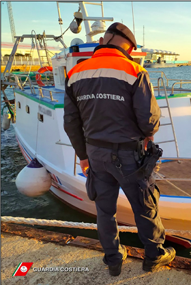Cagliari, sequestrata una rete a strascico illegale: sanzione per 4mila euro al comandante