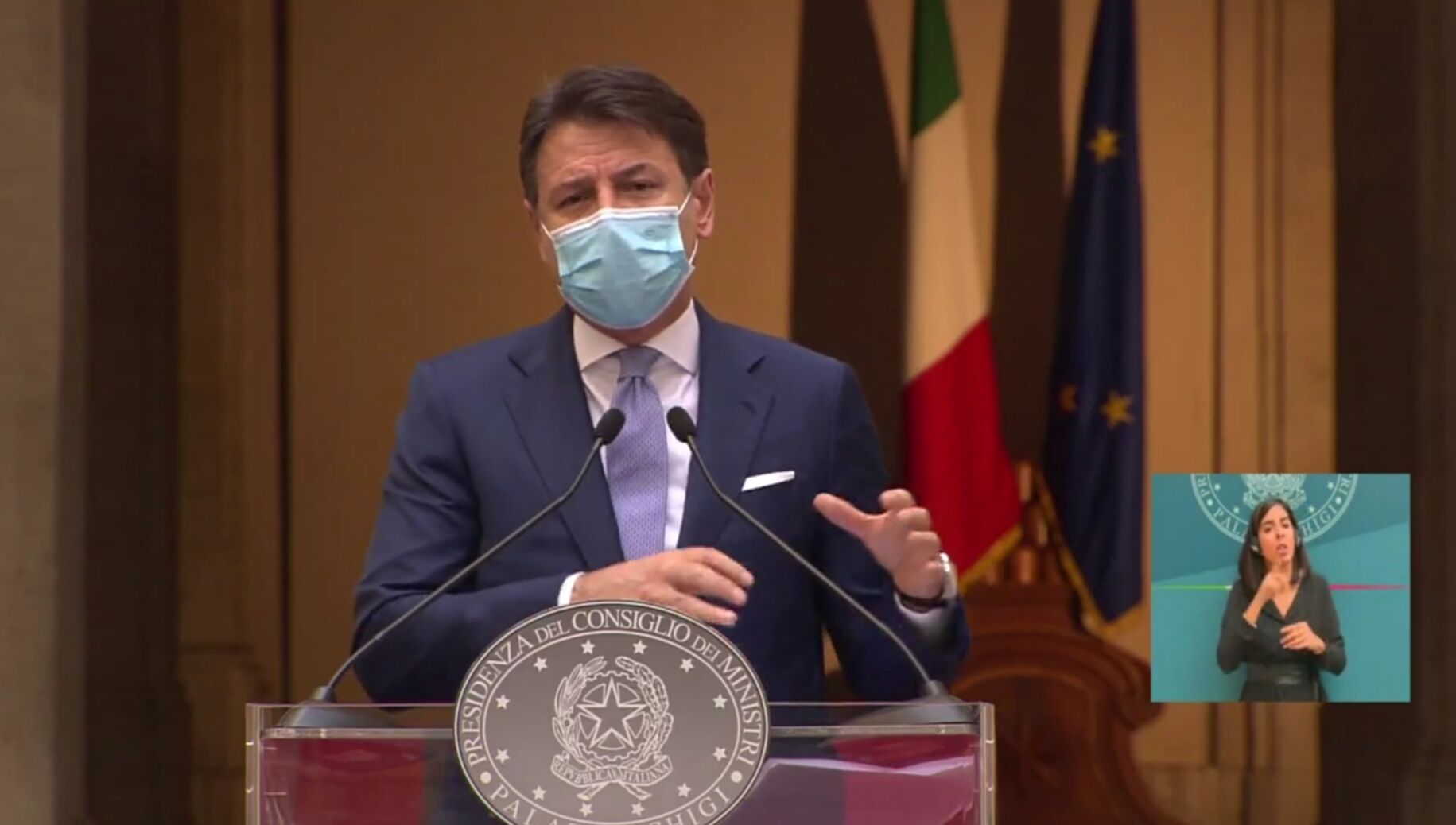 Conte, stop a tutti gli svaghi degli italiani: “Chiudo palestre, cinema, feste e anche i bar e ristoranti dalle 18”