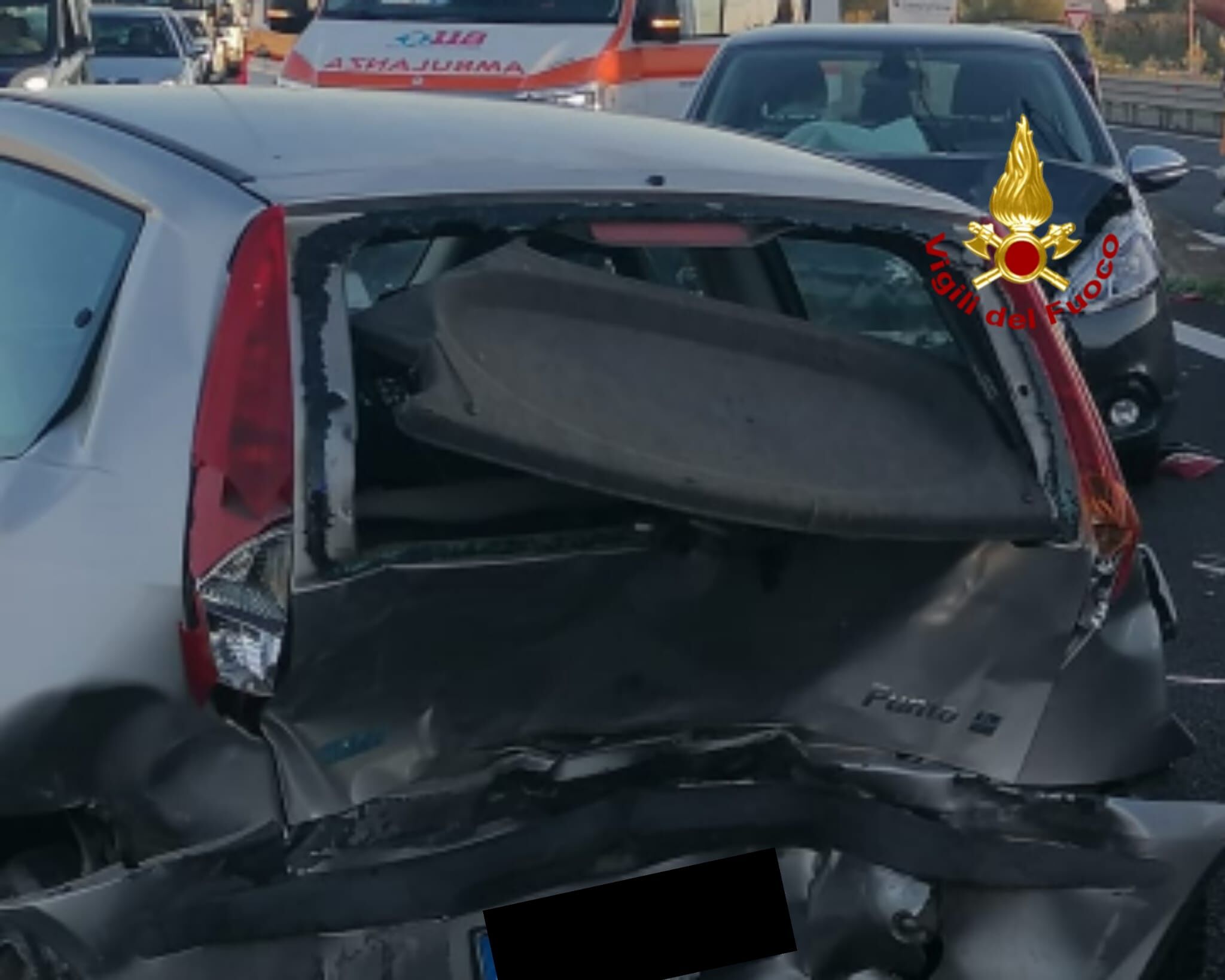 Monastir, maxitamponamento sulla 131: tre auto coinvolte e un ferito