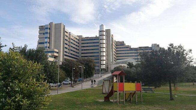 Cagliari, “solo 1300 vaccini per i lavoratori del Brotzu: situazione drammatica”