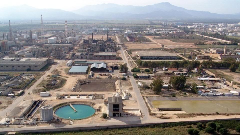 Eni cede gli impianti di Macchiareddu, operai in rivolta: “Tutelare i posti di lavoro”