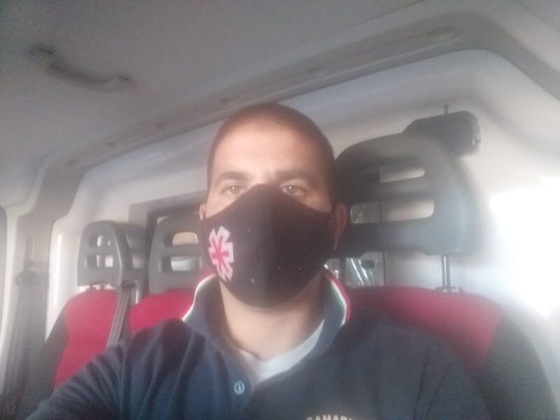 “Io, autista 118 nell’emergenza Covid: chi passa davanti al Santissima Trinità conta le ambulanze e si spaventa”