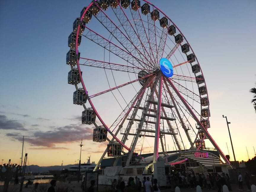 Cagliari, chiude anche la ruota panoramica al porto: “Meglio non rischiare”