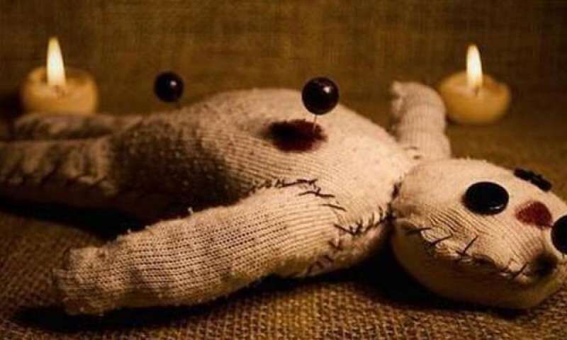 Quartu, estorceva denaro a una donna con minacce di malefici: in manette sedicente guaritore