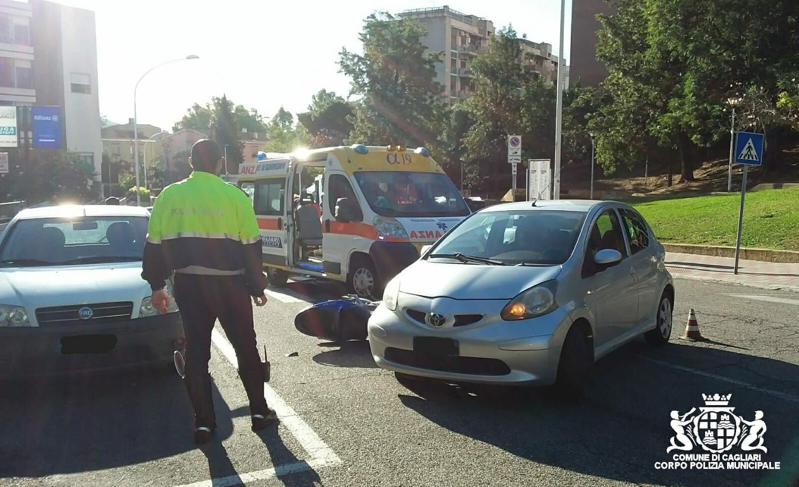Auto contro scooter in via Curie, ferite lievi per un 36enne cagliaritano