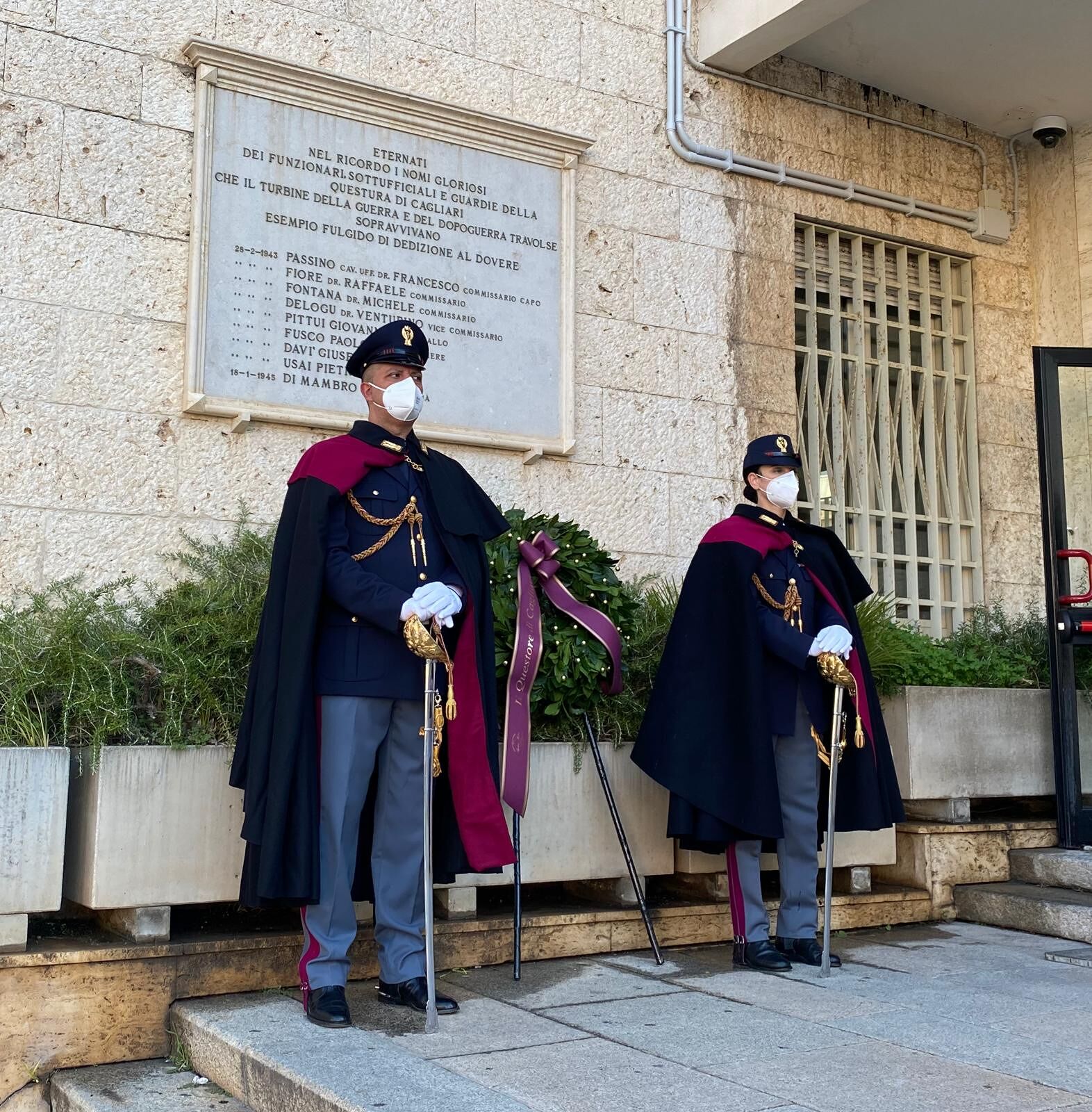 Cagliari, la polizia rende onore ai caduti