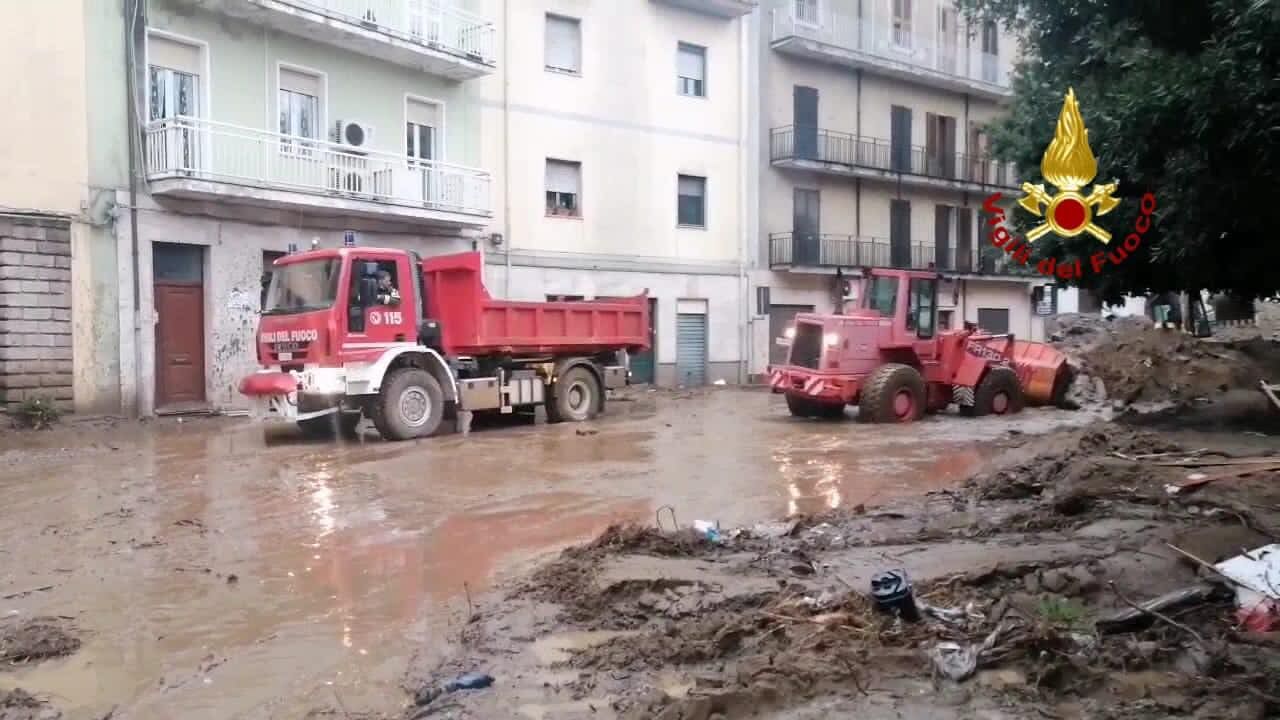 Bitti, il giorno dopo la devastazione: le immagini post alluvione – FOTO E VIDEO