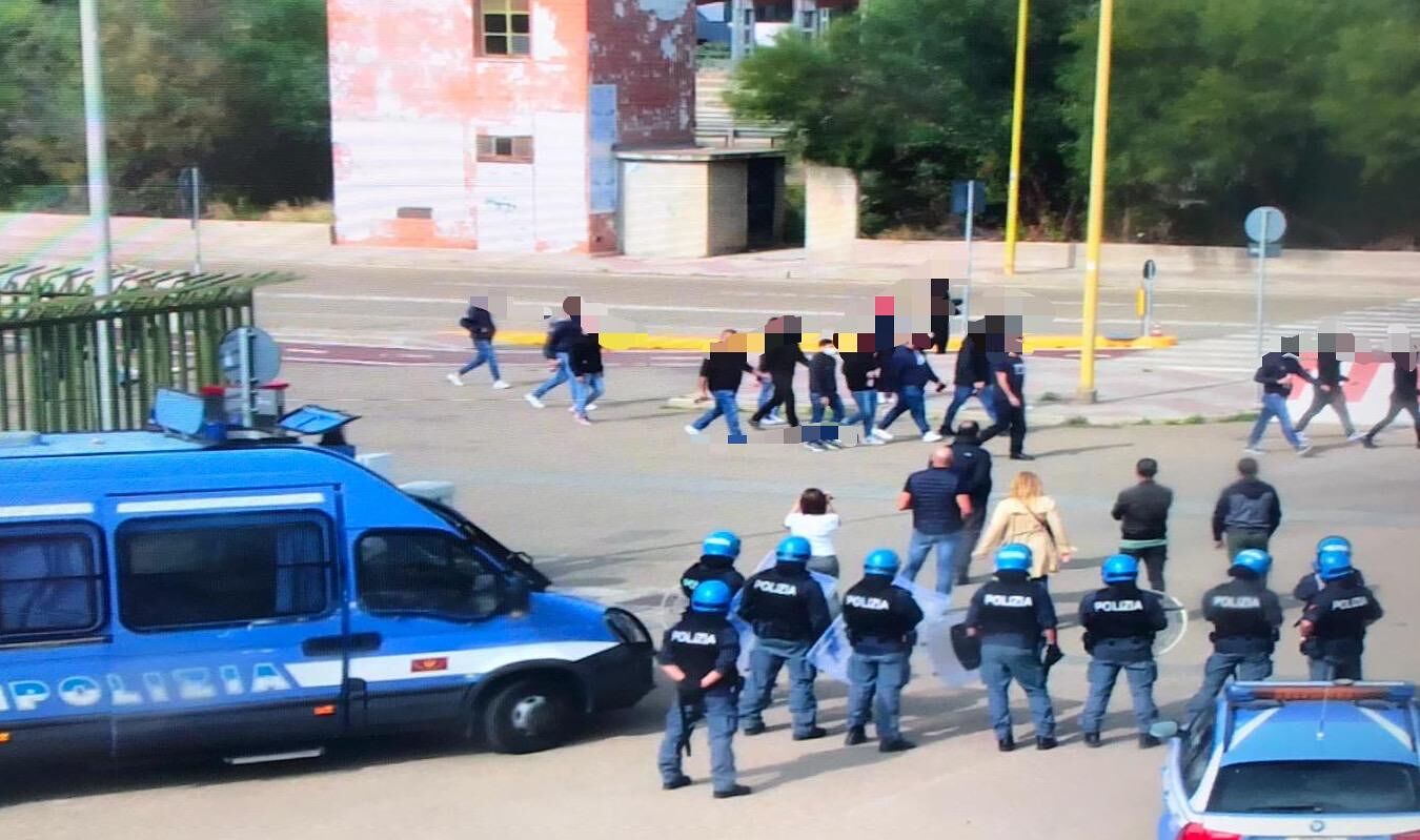 Reati fuori dalla “Sardegna Arena”, Daspo di gruppo per 20 Sconvolts del Cagliari