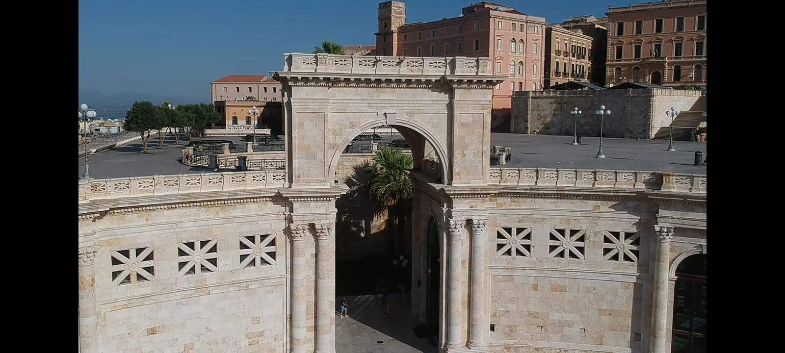 Tesori architettonici e artistici: dal Bastione alla casa cupola di Antonioni, caccia al tesoro tra classico e archistar… 