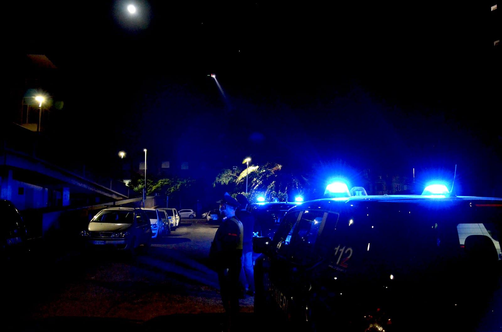 Ubriaco alla guida si schianta contro lo spartitraffico e poi minaccia i carabinieri: 45enne di Suelli nei guai