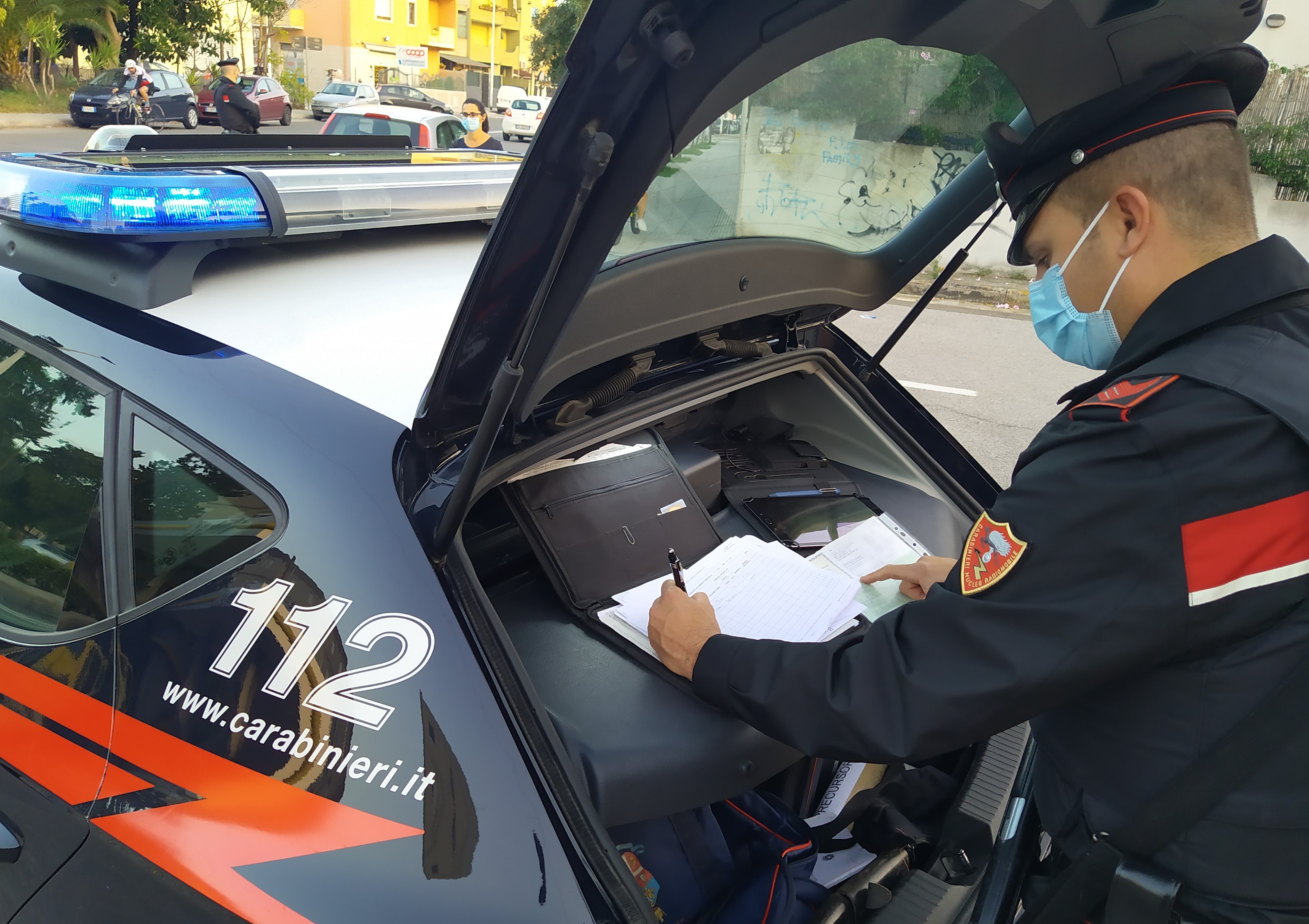 Esce di strada con l’auto a S.Giovanni Suergiu, 32enne denunciata per guida in stato di ebbrezza