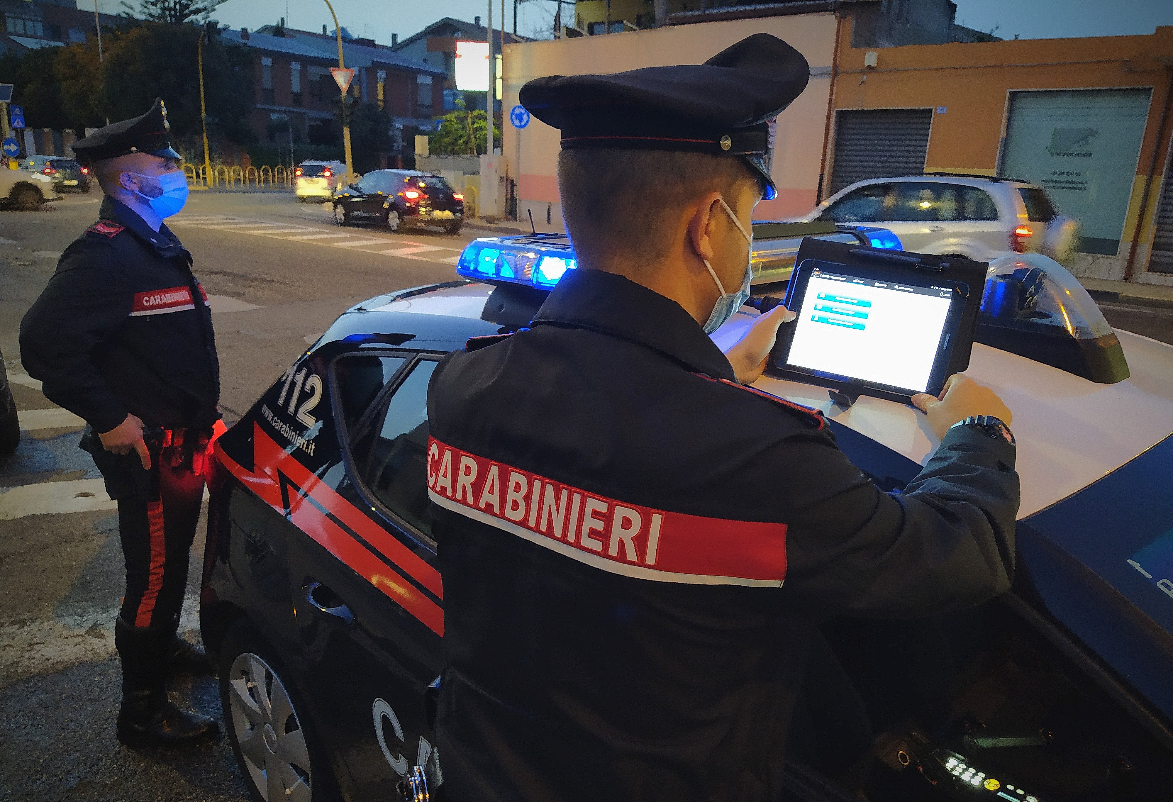 Iglesias, in giro in auto col “coprifuoco” senza giustificazione: scatta la multa da 400 euro