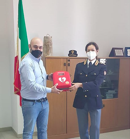 Cagliari, donato alla Polizia un defibrillatore