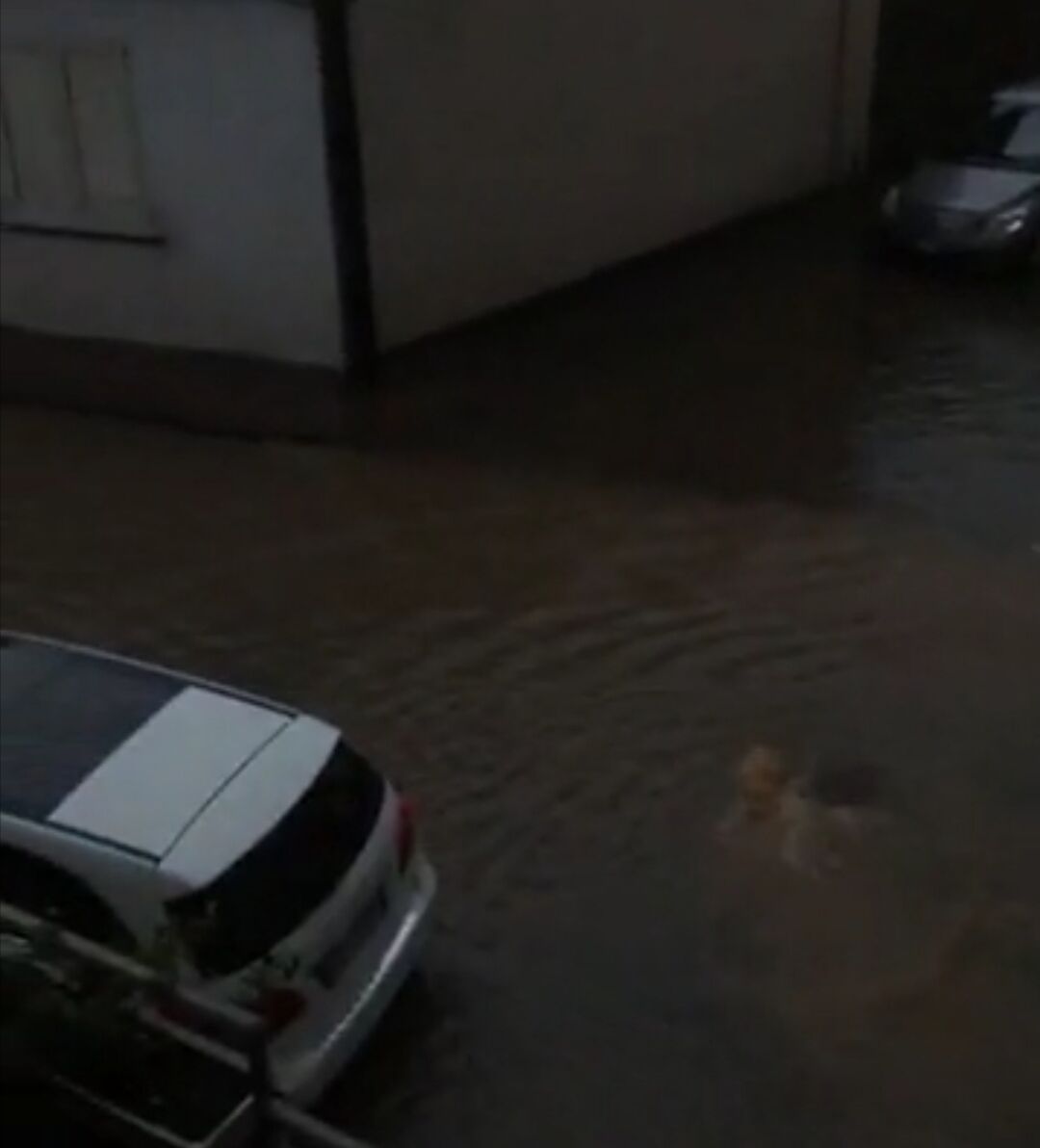 Allagamenti a Guspini, il sindaco chiude le scuole: “Invito alla massima prudenza”