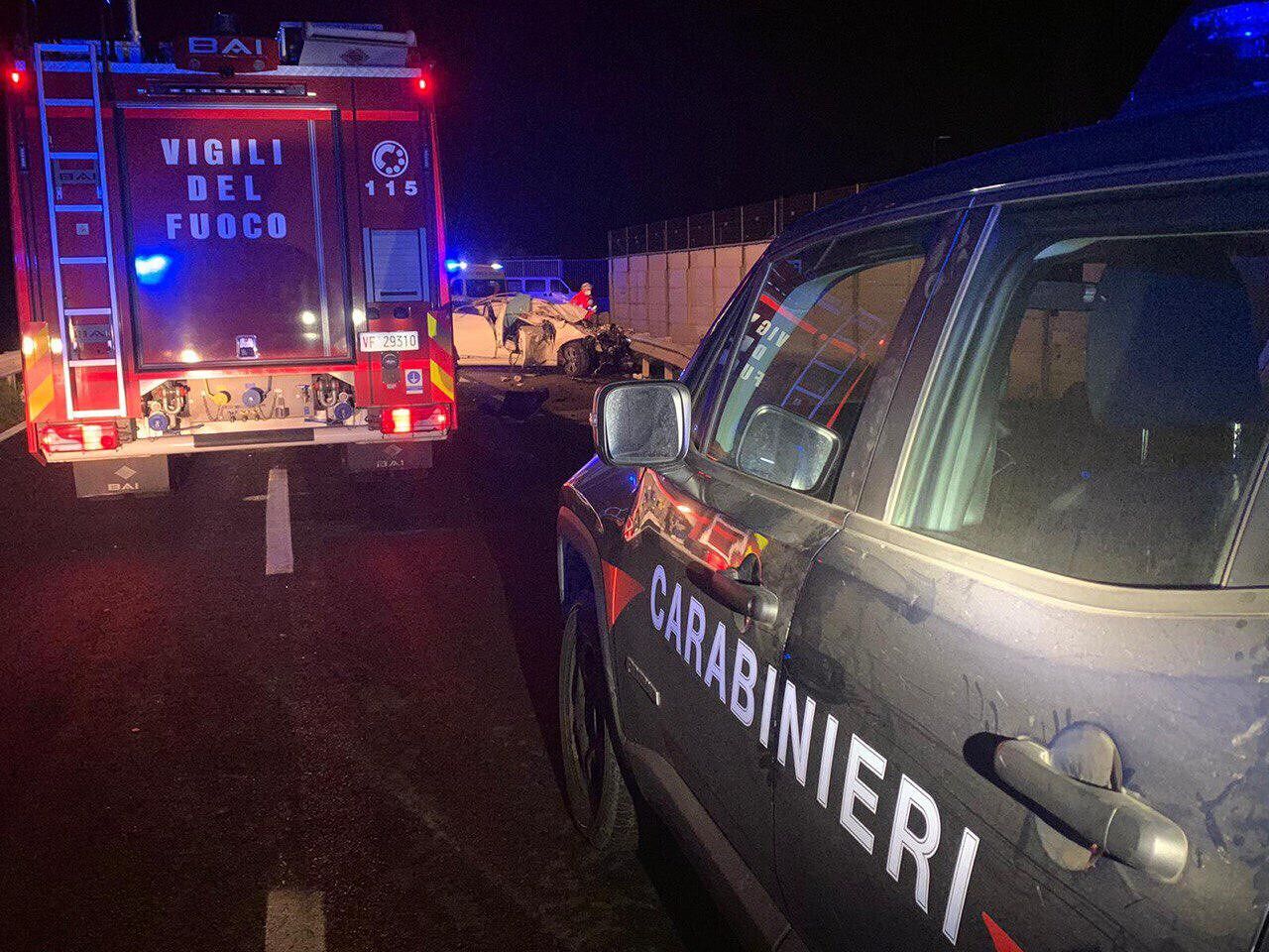 Auto contro trattore, tragico incidente a Villasor: muore una coppia di giovani