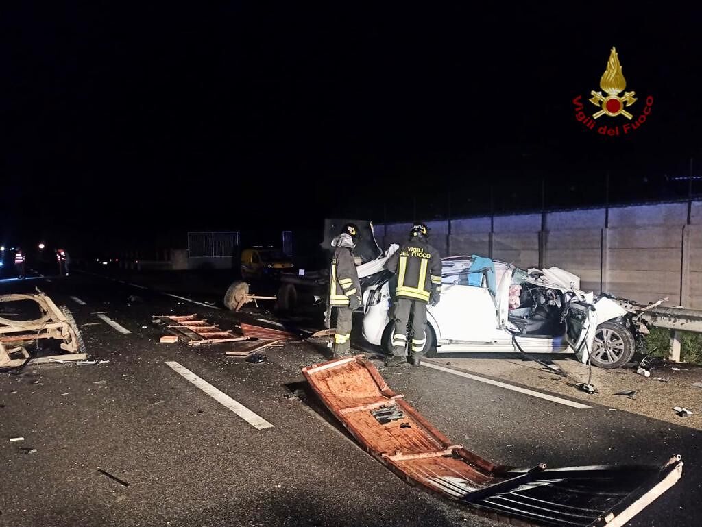 Cagliari piange Steven e Angelica, i giovanissimi morti nel terribile schianto di Villasor