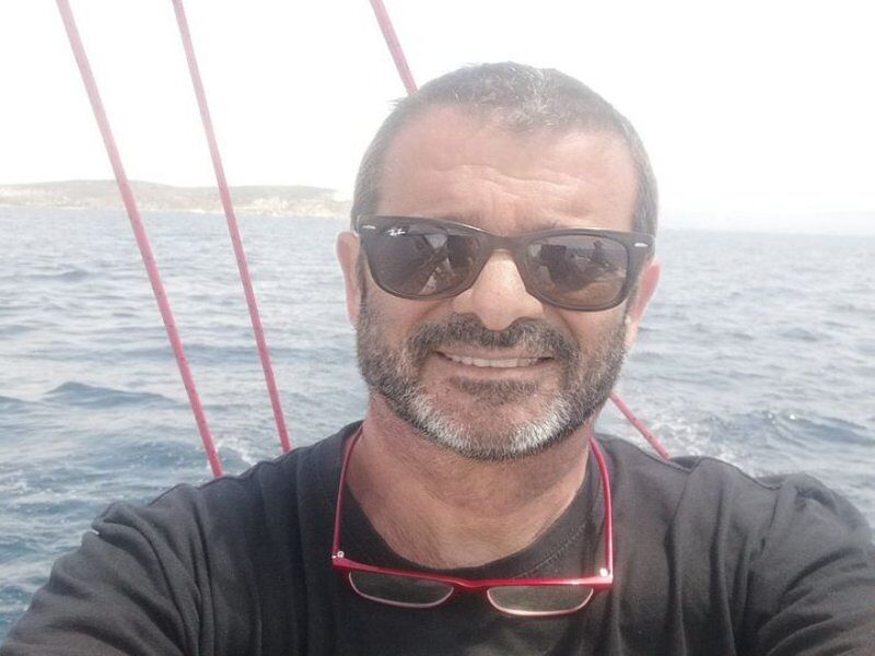 Lacrime per Alessandro, il “mago” della pesca morto nel tragico incidente di viale Poetto