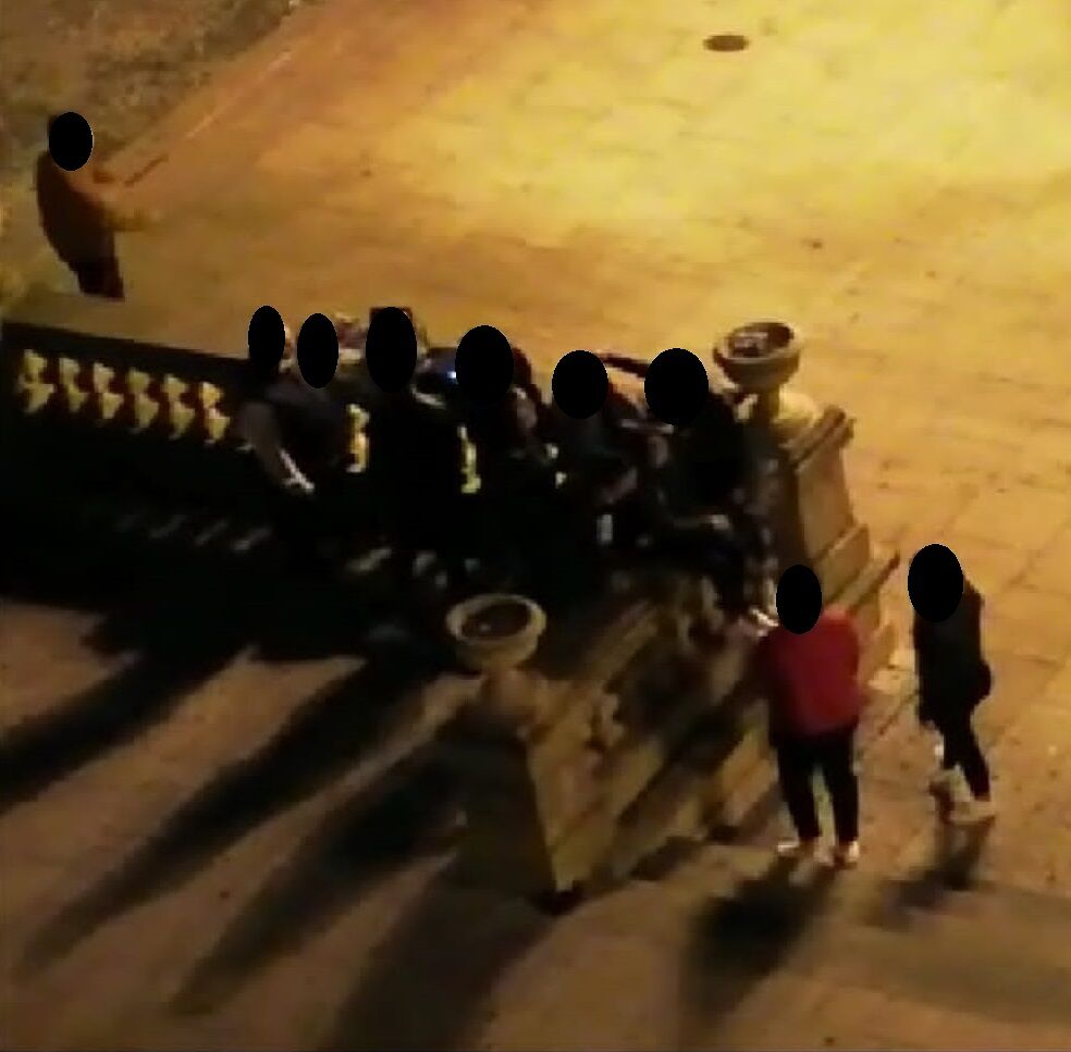 Assembramenti in centro a Sassari, sanzionati 8 giovani: per loro una multa da 400 euro