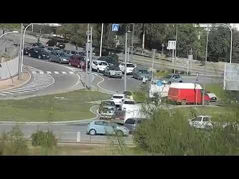 Cagliari, il mare è come un anti virus: centinaia di auto al Poetto, non è una domenica da lockdown (VIDEO)