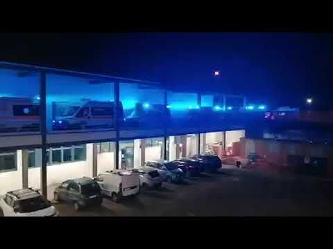 Cagliari, la lunga notte delle ambulanze in coda al Brotzu: chiuso e sanificato il pronto soccorso al Policlinico (VIDEO)