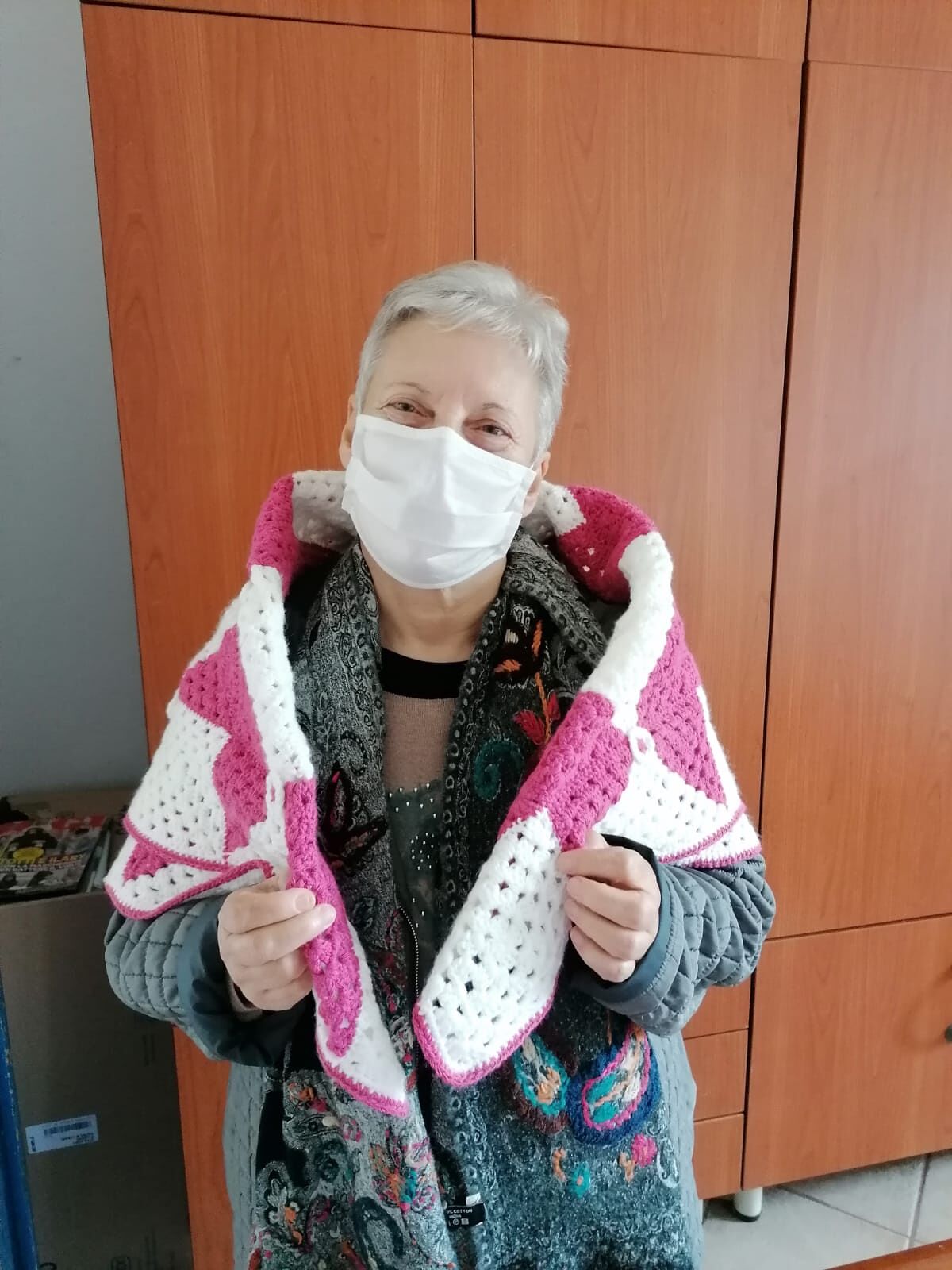 Sassari, un dono che scalda il cuore a Casa Serena: 95 copertine arrivano da tutta Italia